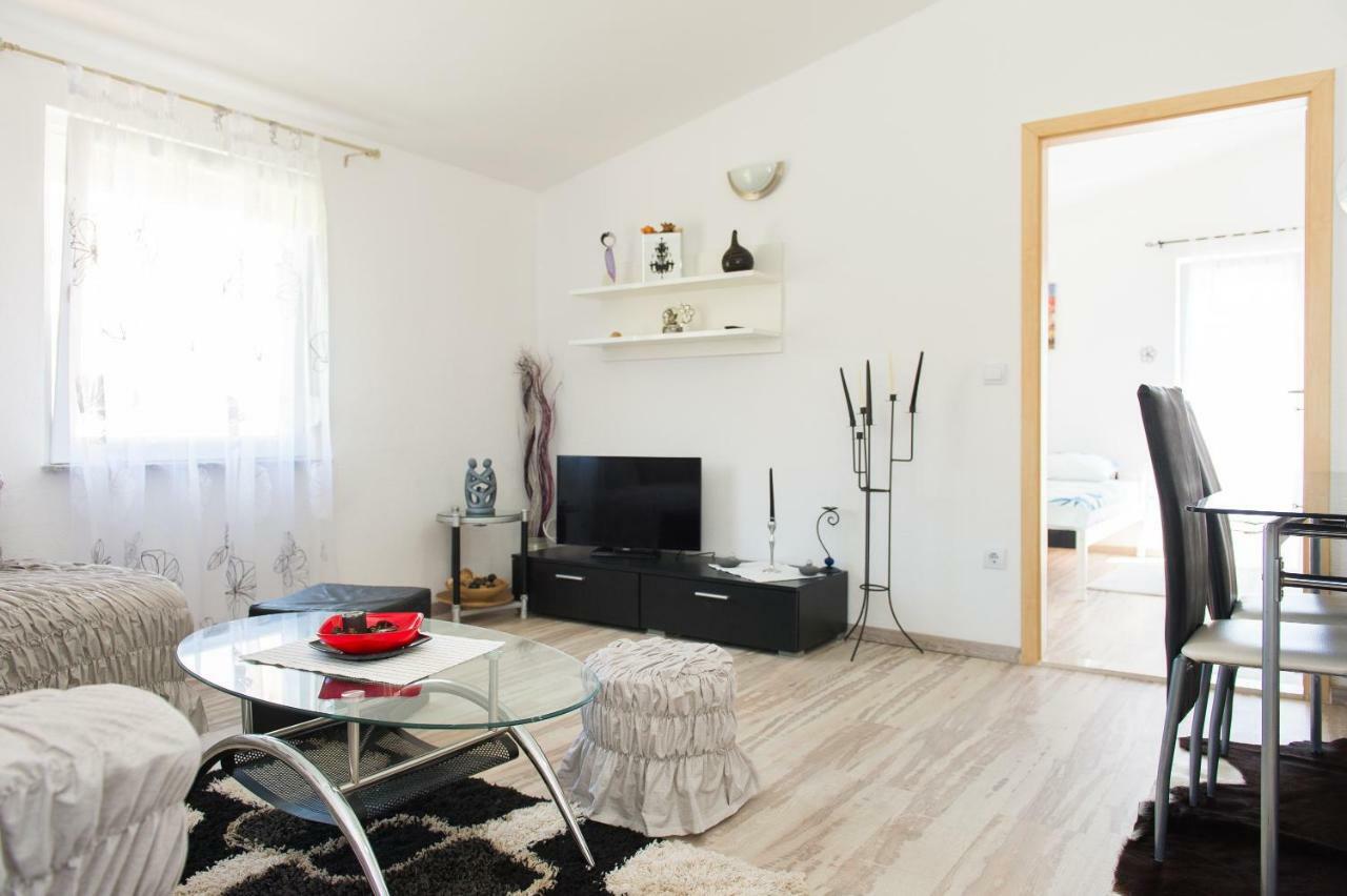 Apartment Ella Rogoznica  Extérieur photo